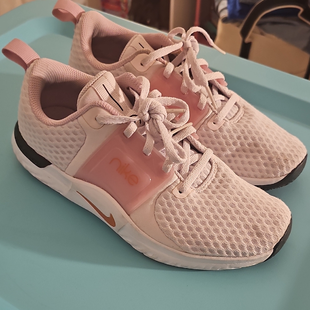 Nike Women's Light Pink Athletic Sneakers